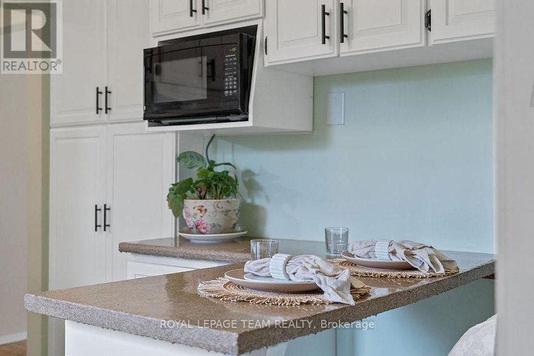 29371240/123-abbeyhill-drive/glencairnhazeldean/ottawa/ontario/K2L1H4_13