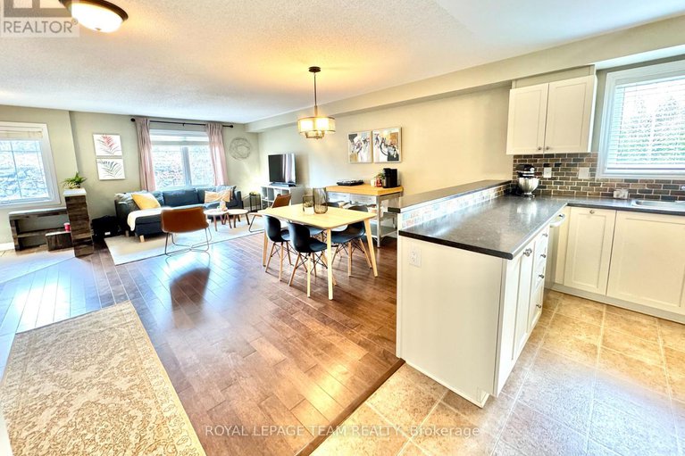 28205166/a-297-titanium-private/convent-glen-north/ottawa/ontario/K1C0A5_11