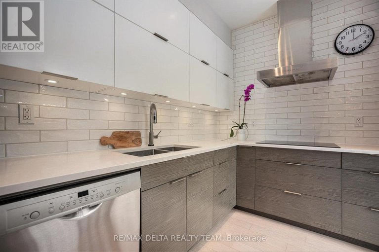 28702381/44-renfrew-avenue/glebe/ottawa/ontario/K1S1Z5_13