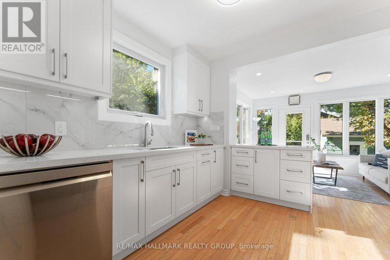 29110534/242-harmer-avenue-s/civic-hospital/ottawa/ontario/K1Y0V6_11