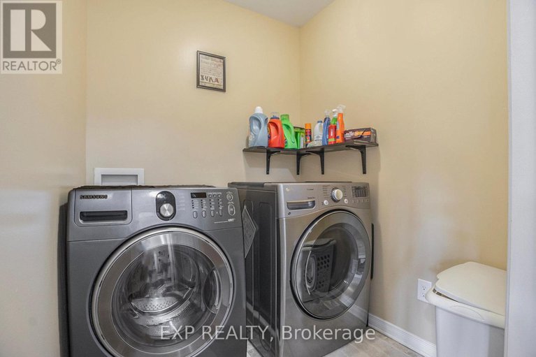 28538043/215-parkrose/chatelaine-village/ottawa/ontario/K4A0N8_14