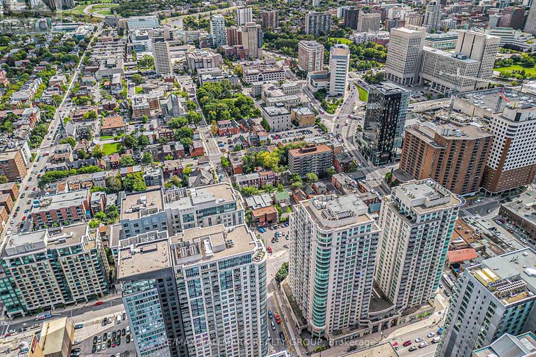 29214718/2706-195-besserer-street/sandy-hill/ottawa/ontario/K1N7J6_35