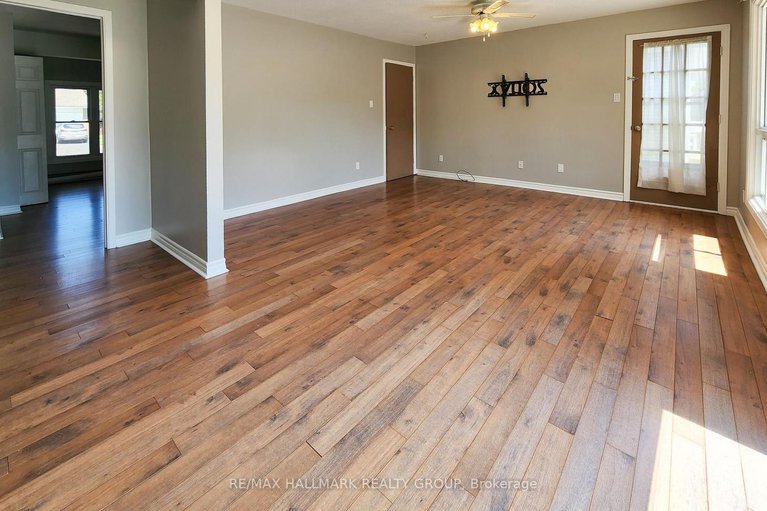 29114747/14-roberta-crescent/pheasant-run/ottawa/ontario/K2J1G6_7