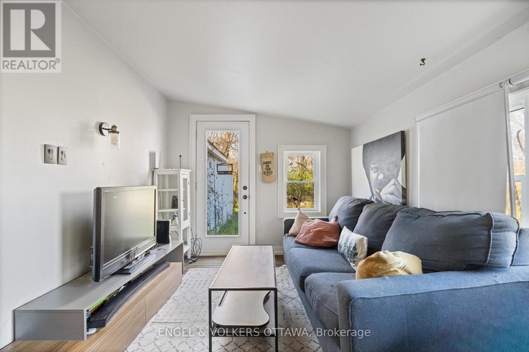 29050671/3749-donnelly-drive/rideau-twp-s-of-reg-rd-6-w-of-mccordick-rd/ottawa/ontario/K0G1B0_20