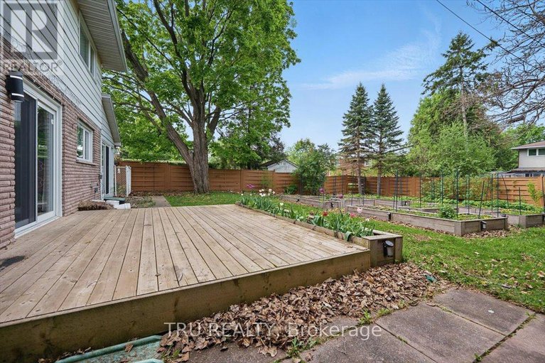 28427630/2114-balharrie-avenue/hawthorne-meadows/ottawa/ontario/K1G1G5_32