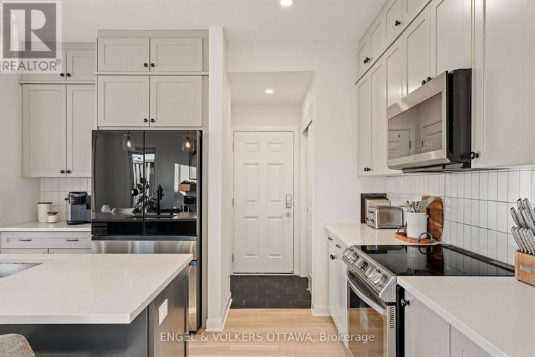 28851362/601-idyllic-terrace/avalon-east/ottawa/ontario/K4A5N9_16