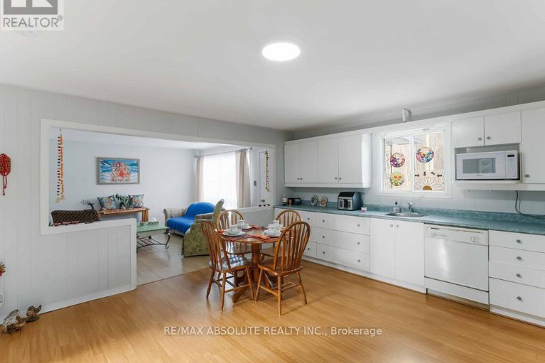 29180472/1984-forced-road/vars-area/ottawa/ontario/K0A3H0_7