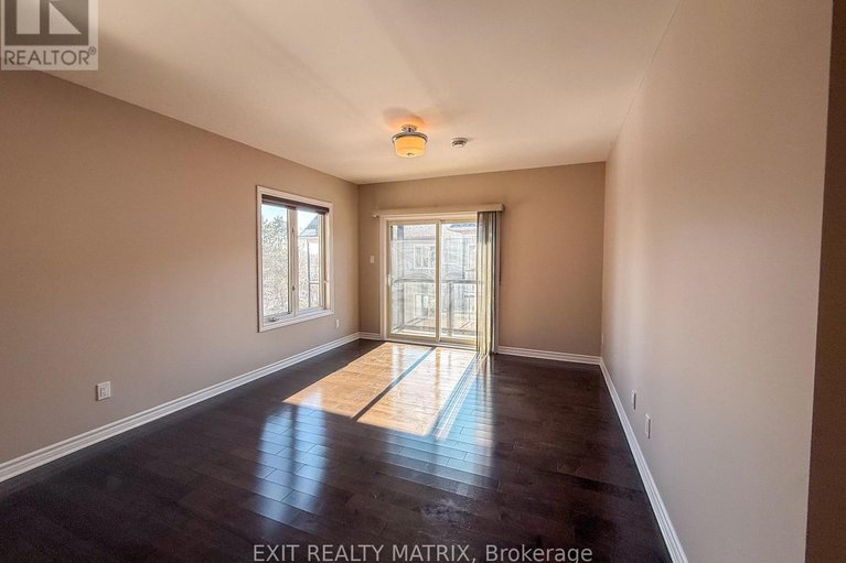 29598093/305-300-solstice-crescent/embrun/russell/ontario/K0A1W0_11