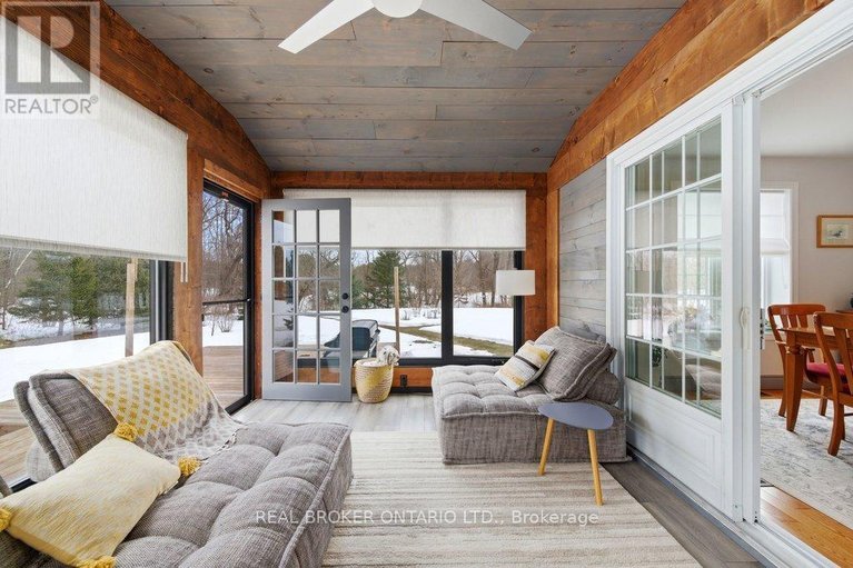 29463129/1585-becketts-creek-road/cumberland-west/ottawa/ontario/K4C1C8_16