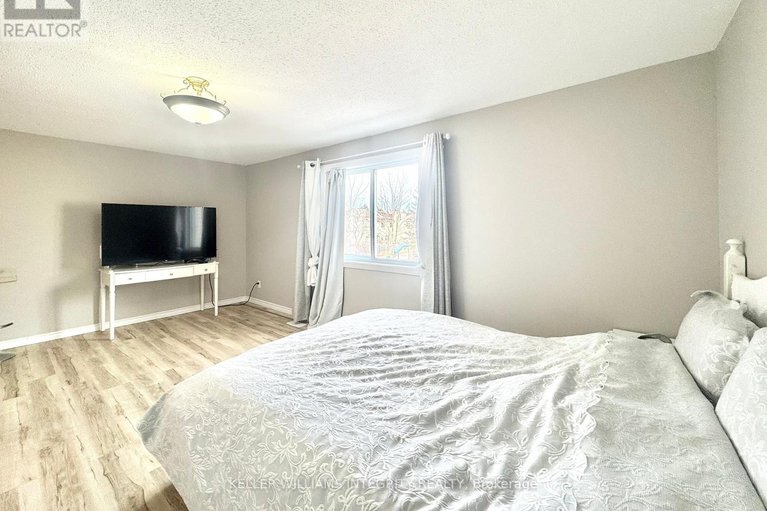 28154215/22-1584-hoskins-crescent/fallingbrookpineridge/ottawa/ontario/K4A2J1_12