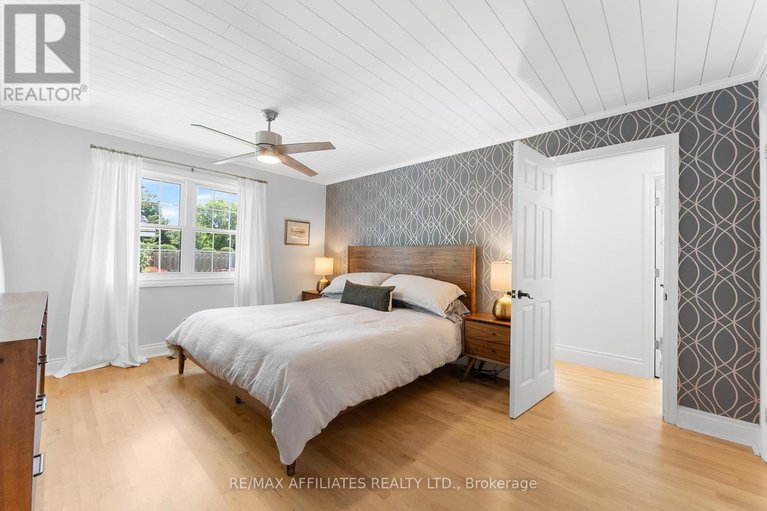 28529671/190-poole-street/mcnabbraeside-twps/mcnabbraeside/ontario/K7S1J2_25