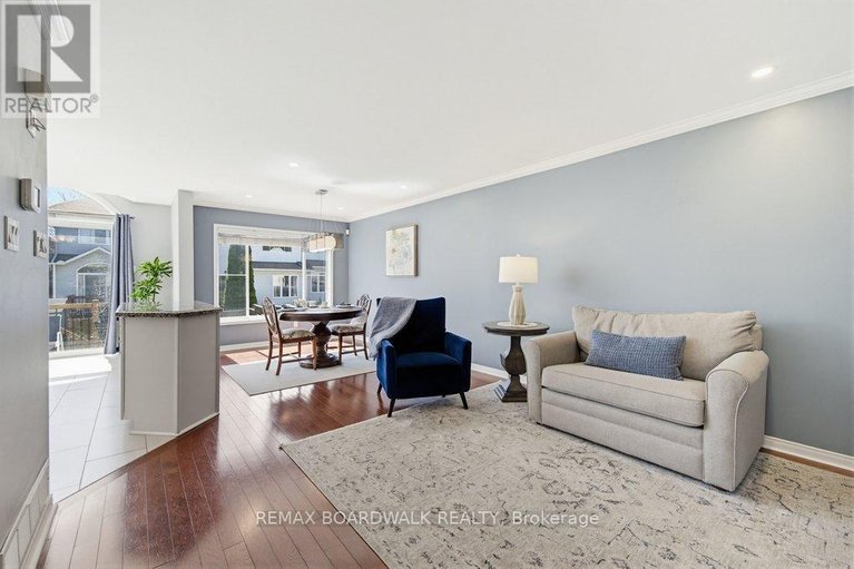 29645634/10-valemont-street/barrhaven-east/ottawa/ontario/K2G6Y1_10