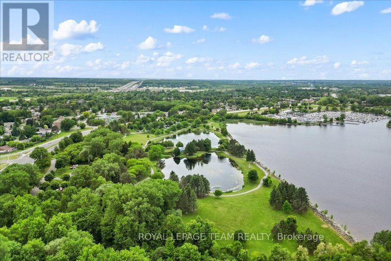 28487091/17-stonehedge-parkway/bayshore/ottawa/ontario/K2H8Z3_50