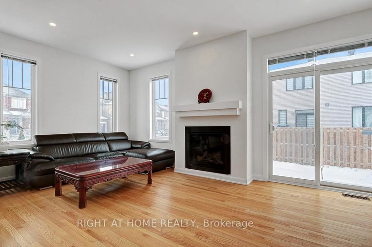 29574544/22-dalkey-way/half-moon-bay/ottawa/ontario/K2J6V5_4