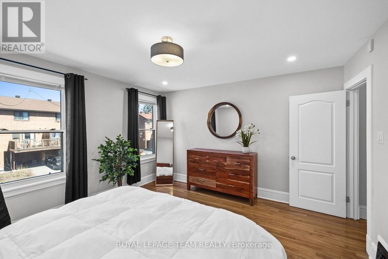 29642086/148-bruyere-street/lower-townbyward-market/ottawa/ontario/K1N5E1_29