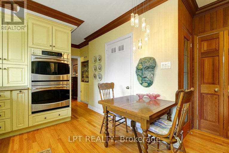 28230942/169-roger-road/faircrest-heights/ottawa/ontario/K1H5C7_17
