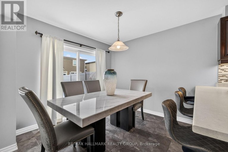 29495852/81-switch-grass-crescent/half-moon-bay/ottawa/ontario/K2J5Z3_11