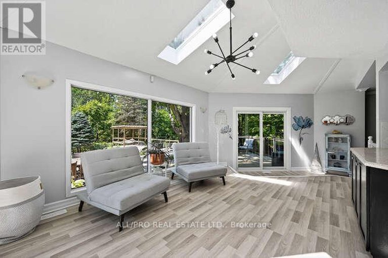 28721991/1144-rideau-bend-crescent/manotick-east-to-manotick-station/ottawa/ontario/K4M1B5_16