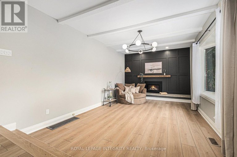 28989057/1843-rideau-road/riverside-south/ottawa/ontario/K1X1E1_14