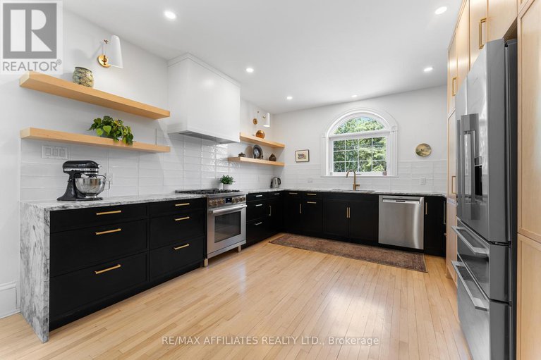 28529671/190-poole-street/mcnabbraeside-twps/mcnabbraeside/ontario/K7S1J2_13