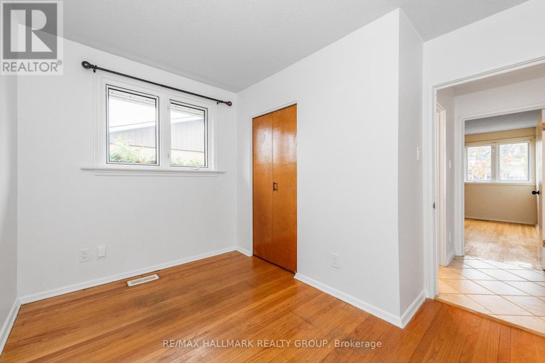 29113297/71-viewmount-drive/meadowlandscrestview/ottawa/ontario/K2G3B9_26