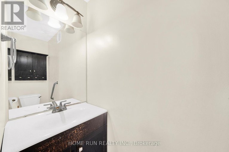 29367174/546-donald-street/castle-heightsrideau-high/ottawa/ontario/K1K1L7_16