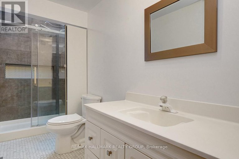 28499292/2149-hubbard-crescent/beacon-hill-north/ottawa/ontario/K1J6L3_29