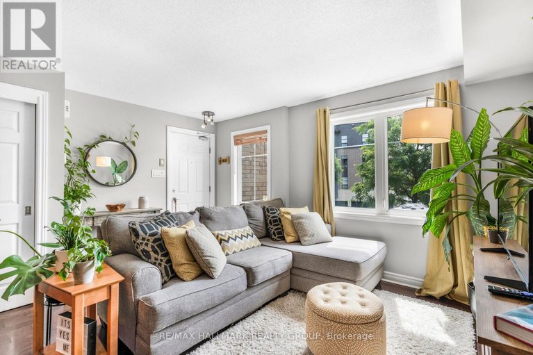 29657776/265-titanium-a-private/convent-glen-north/ottawa/ontario/K1C0A5_9