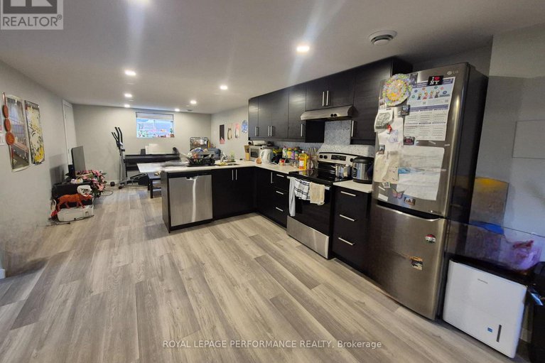 29035892/2529-roman-avenue/queensway-terrace-north/ottawa/ontario/K2B7X8_26