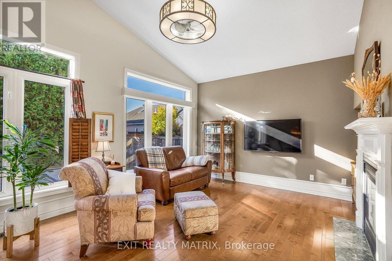 28998759/928-scala-avenue/notting-hillsummerside/ottawa/ontario/K4A5E1_17
