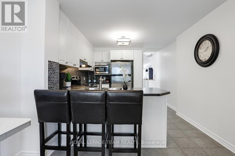 28754800/a-560-chapman-mills-drive/strandherd/ottawa/ontario/K2J3V2_10