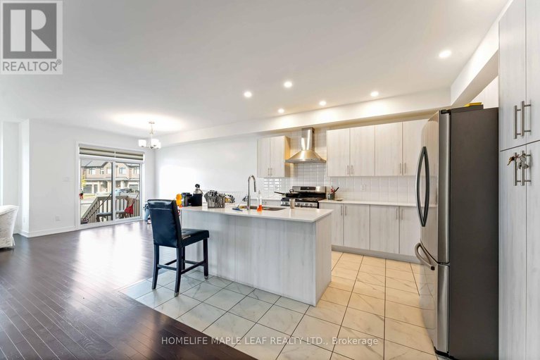 28816771/332-monticello-avenue/emerald-meadowstrailwest/ottawa/ontario/K2S2S5_8