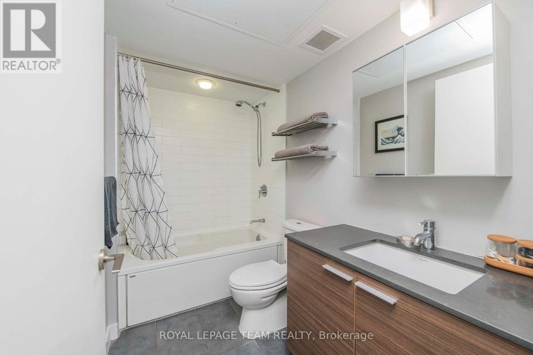 28696342/813-354-gladstone-avenue/ottawa-centre/ottawa/ontario/K2P0R4_17