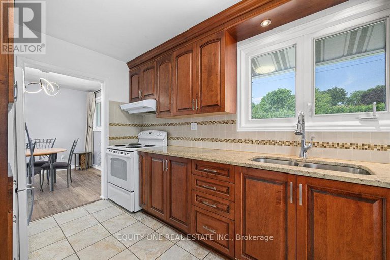 28621655/1041-wiseman-crescent/riverside-park/ottawa/ontario/K1V8J3_14