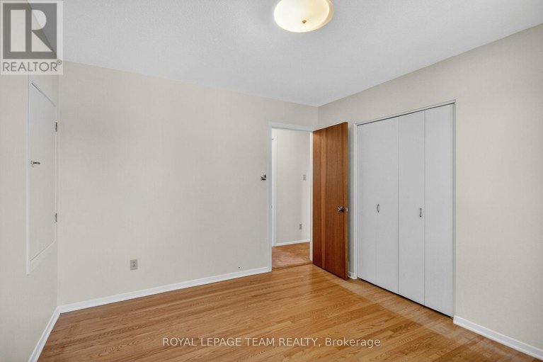 28961785/1900-southampton-court/braemar-park/ottawa/ontario/K2C0W3_24