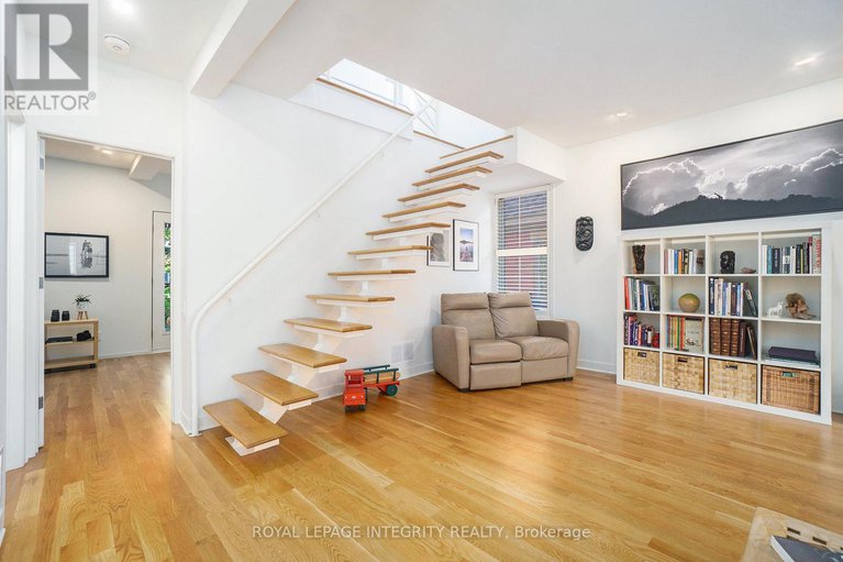28914148/45-mcleod-street/ottawa-centregolden-triangle/ottawa/ontario/K2P0Z4_26