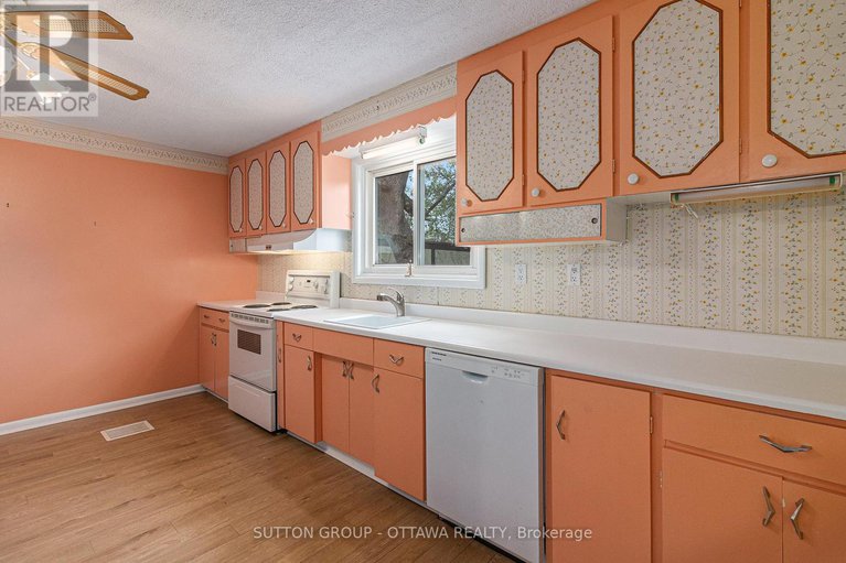 28297089/1341-raven-avenue/carlington/ottawa/ontario/K1Z7Y3_12