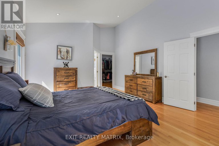 28787692/1736-groves-road/russell-twp/russell/ontario/K4R1E5_13