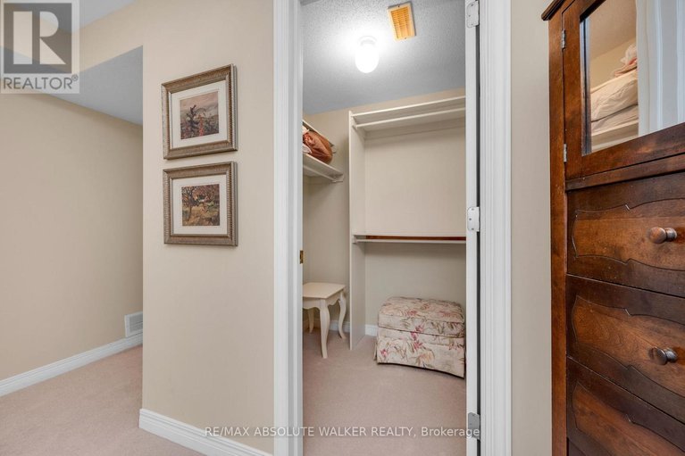 29633386/831-scala-avenue/notting-hillsummerside/ottawa/ontario/K4A4M2_44