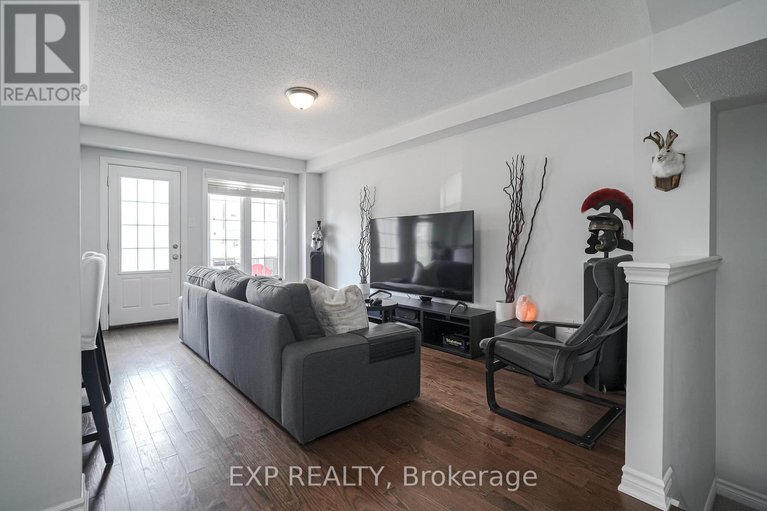 28479701/595-foxlight-circle/emerald-meadowstrailwest/ottawa/ontario/K2M0L9_6