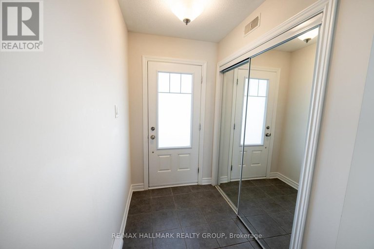28835804/106-gelderland-private/emerald-meadowstrailwest/ottawa/ontario/K2V0H8_3