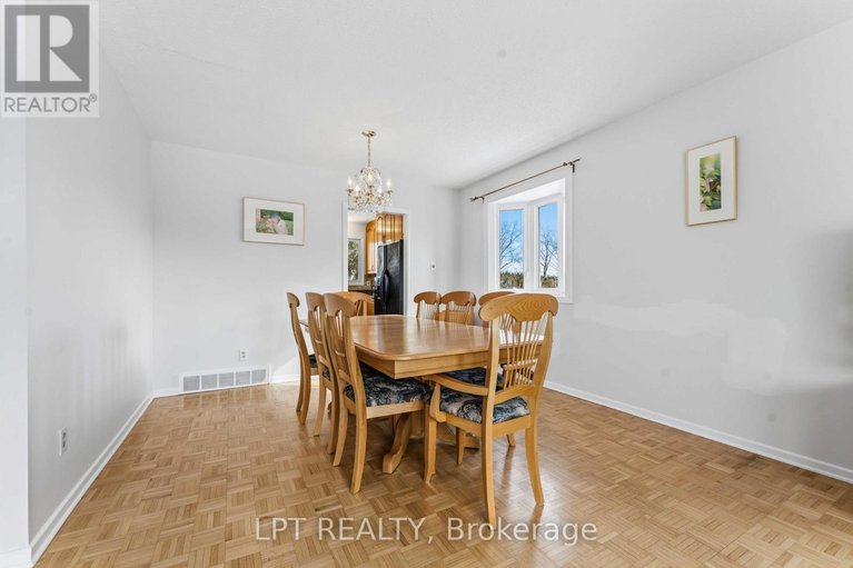 29367763/1471-northdale-street/pineview/ottawa/ontario/K1B4G7_5