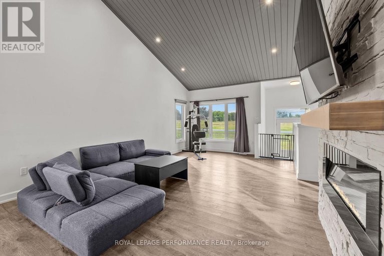 28602193/3348-bureau-road/north-glengarry-lochiel-twp/north-glengarry/ontario/K0C1A0_17