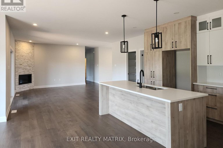 28443213/33-whitetail-avenue/long-sault/south-stormont/ontario/K0C1P0_12