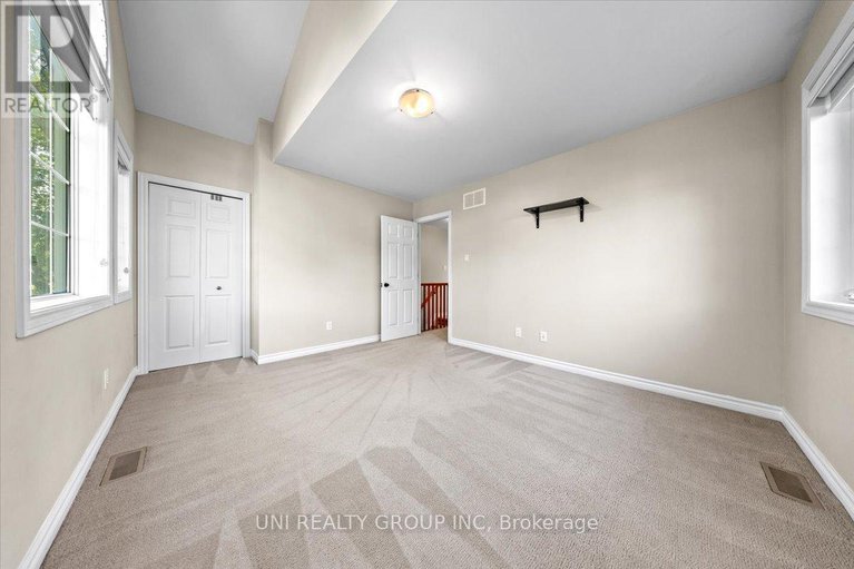 28615554/1253-shillington-avenue/carlington/ottawa/ontario/K1Z8A1_19