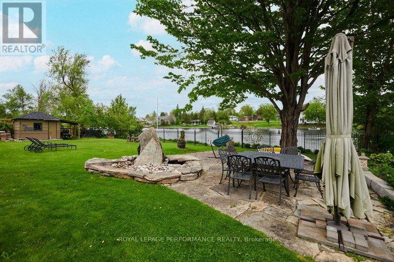 28347895/6099-james-bell-drive/manotick-south-to-roger-stevens/ottawa/ontario/K4M1B3_36