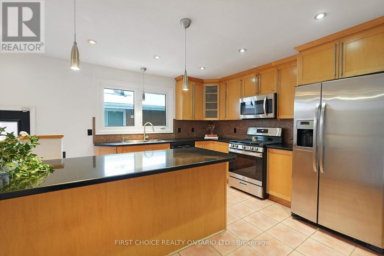 29169954/1753-heron-road/urbandale-acres/ottawa/ontario/K1V6A2_13