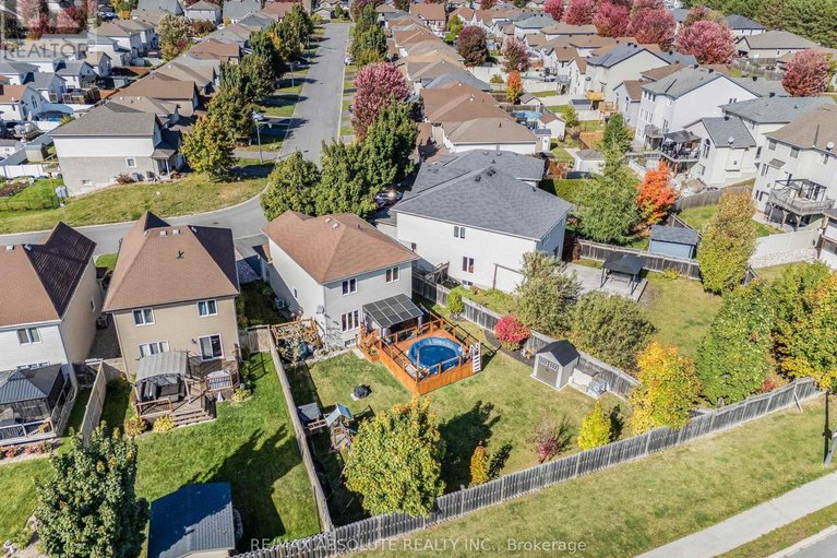 29664919/229-mica-crescent/town-of-rockland/clarence-rockland/ontario/K4K0E3_38