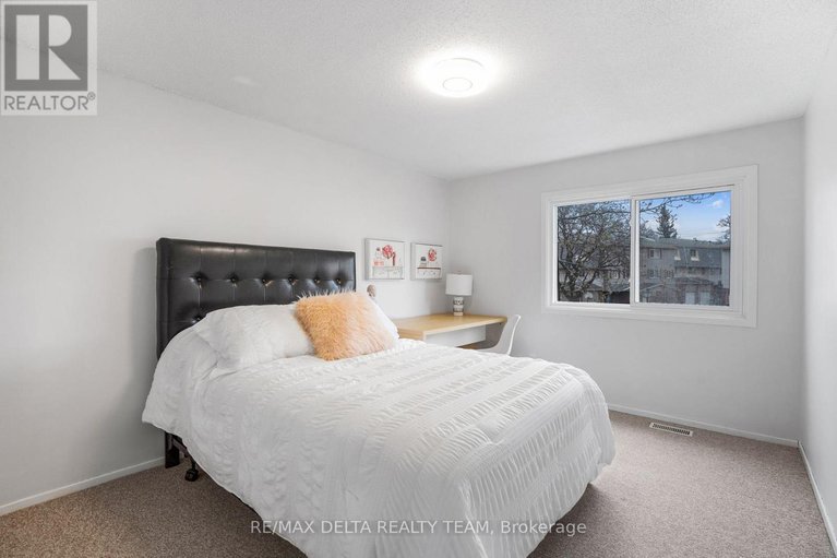 28252608/49-2115-erinbrook-crescent/sheffield-glenindustrial-park/ottawa/ontario/K1B4J5_18