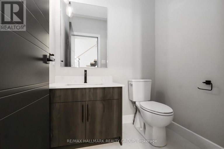 28546575/110-theberge-private/meadowlandsst-claire-gardens/ottawa/ontario/K2G4T1_9
